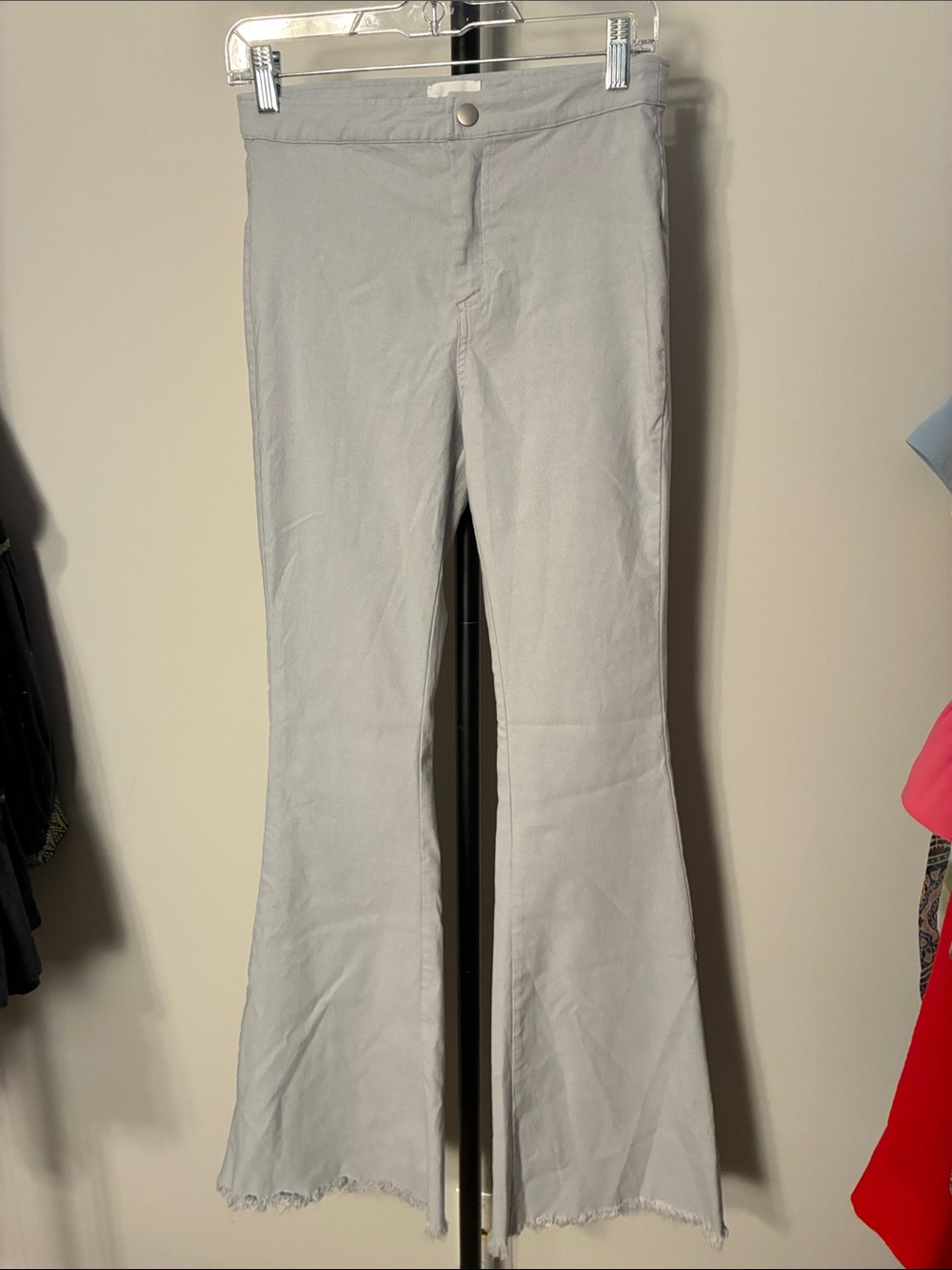 Heyson Light Gray Frayed-Hem Flare Pants High Rise Stretch Size Medium